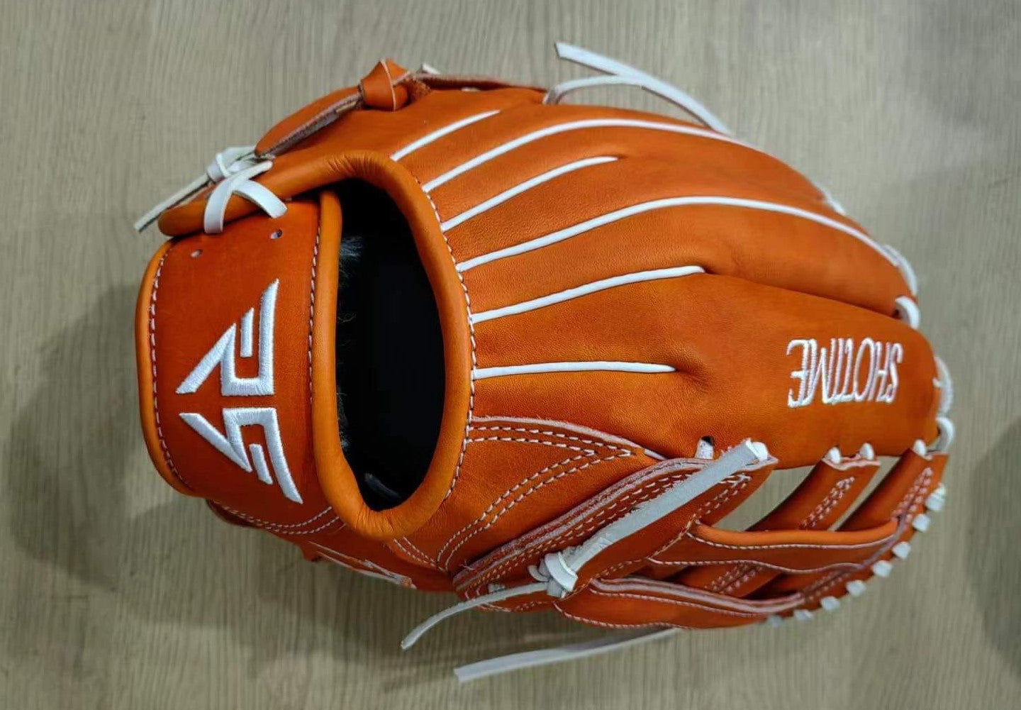Customization: Design Your Own Baseball Gloves - Relentless Sports